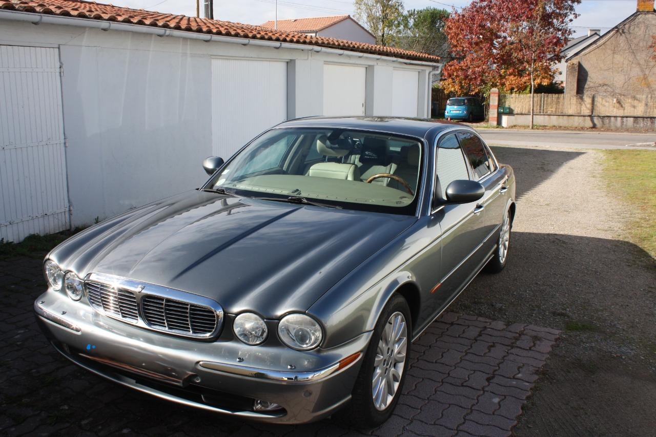 JAGUAR XJ8 X350 4.2L 2004 - 2004 LesAnciennes.com