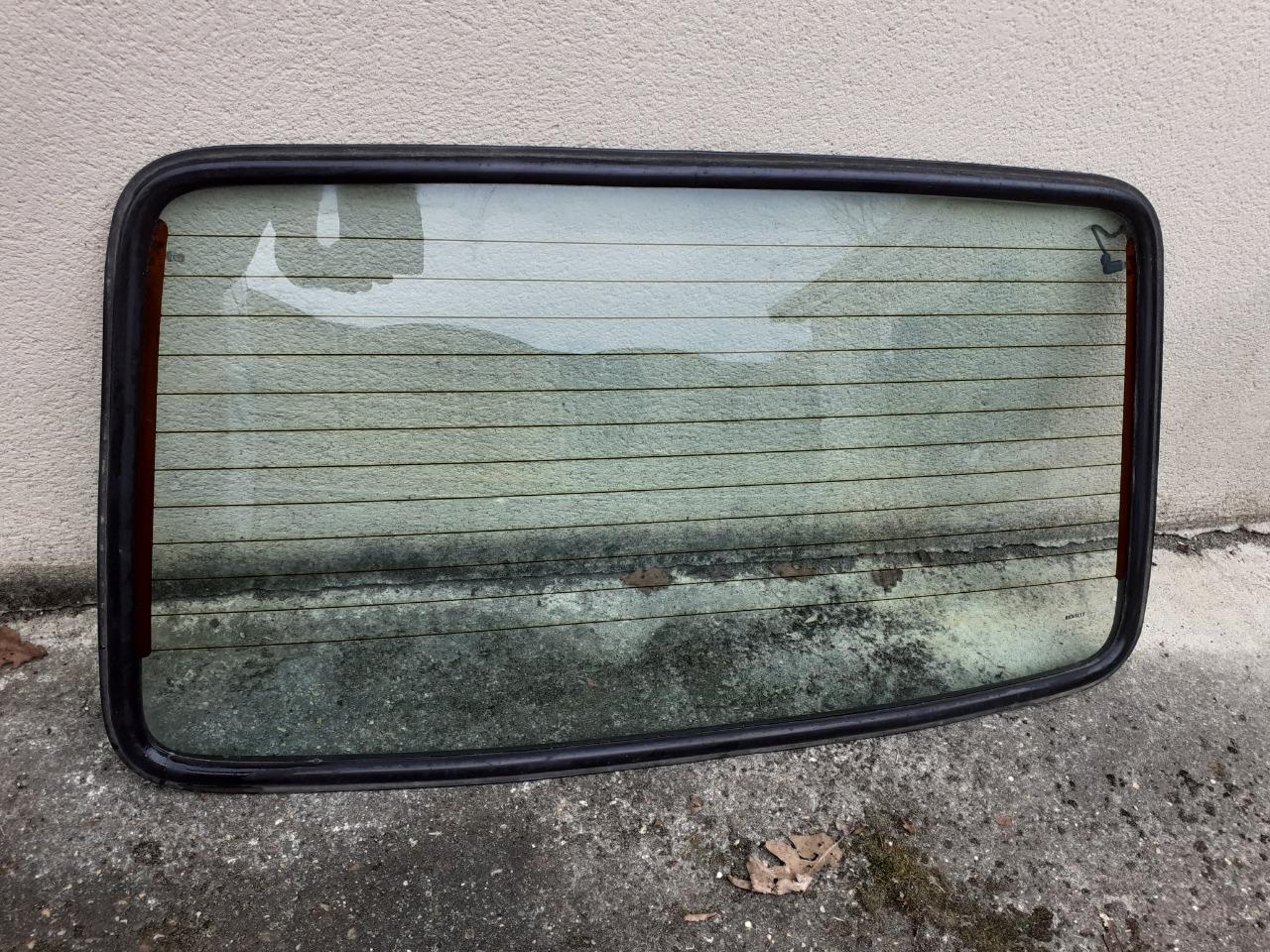 Glace de hayon RENAULT 5 (R5) berline LesAnciennes.com
