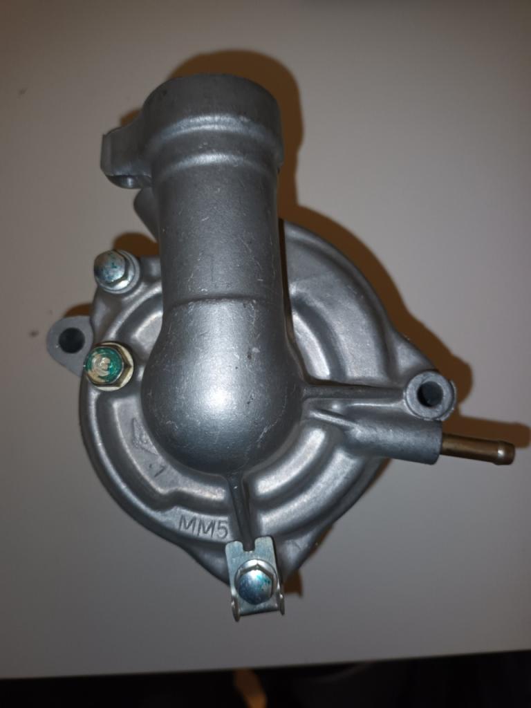 Pompe à eau HONDA CBR 1000 F LesAnciennes.com