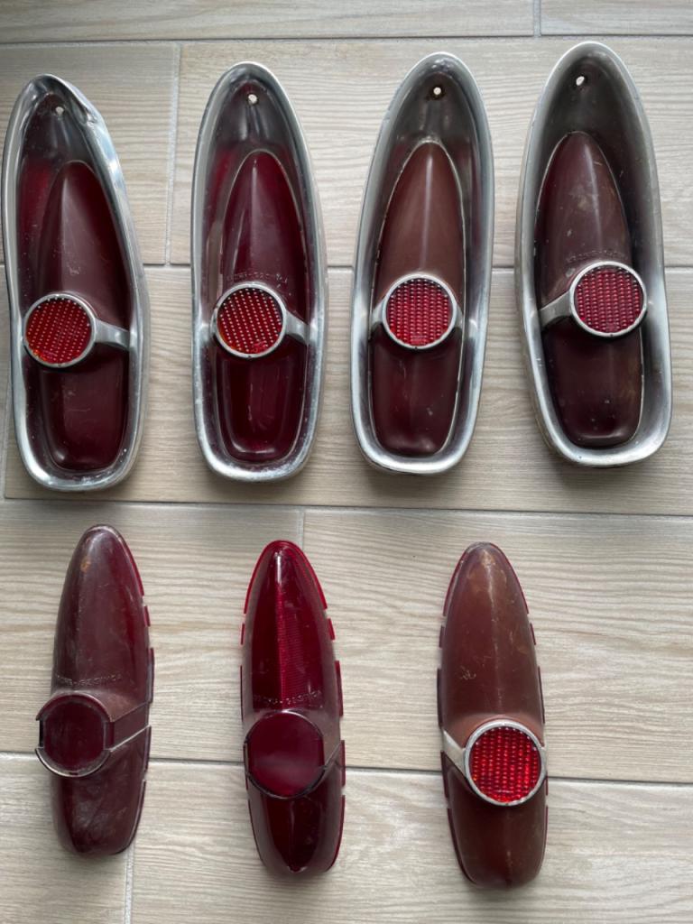 Feux SIMCA Aronde LesAnciennes.com