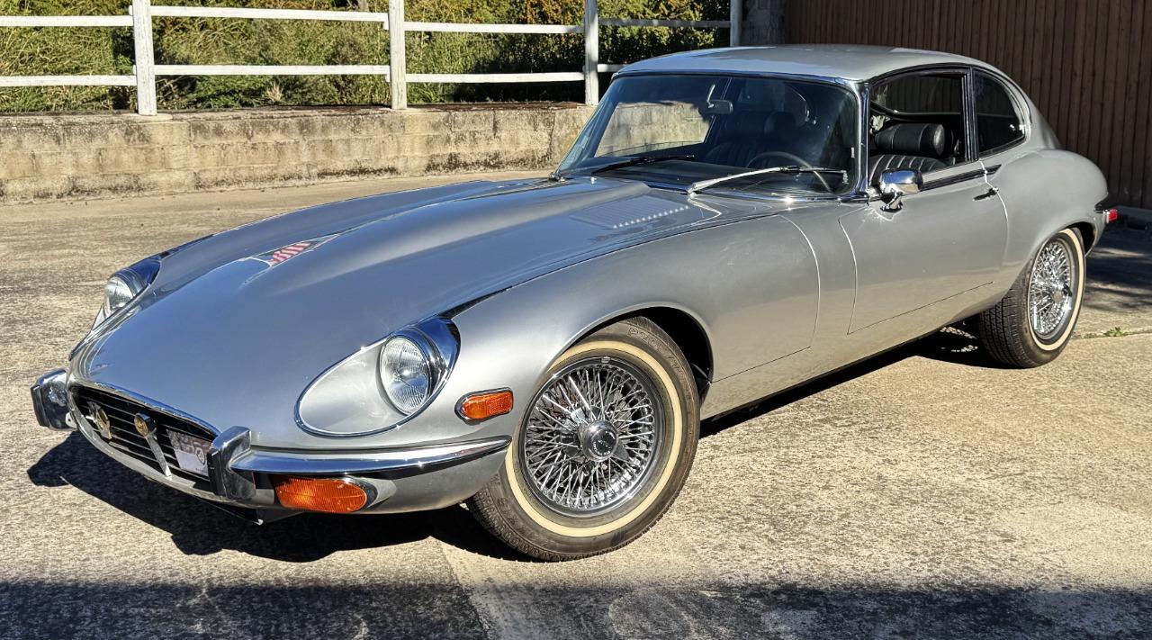 JAGUAR Type E FHC 2+2 - 1972 LesAnciennes.com