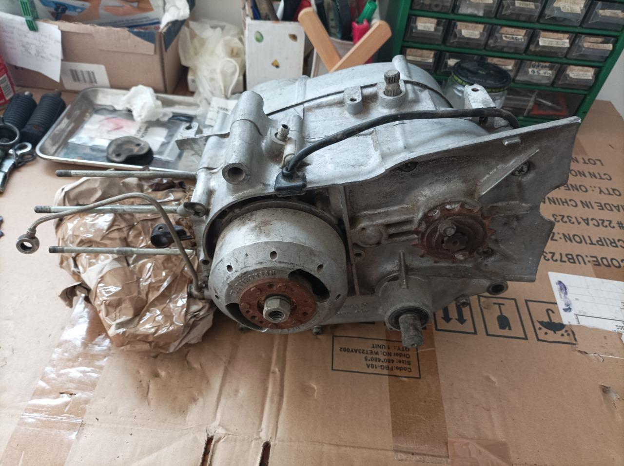 Bas moteur HONDA C 321 LesAnciennes.com