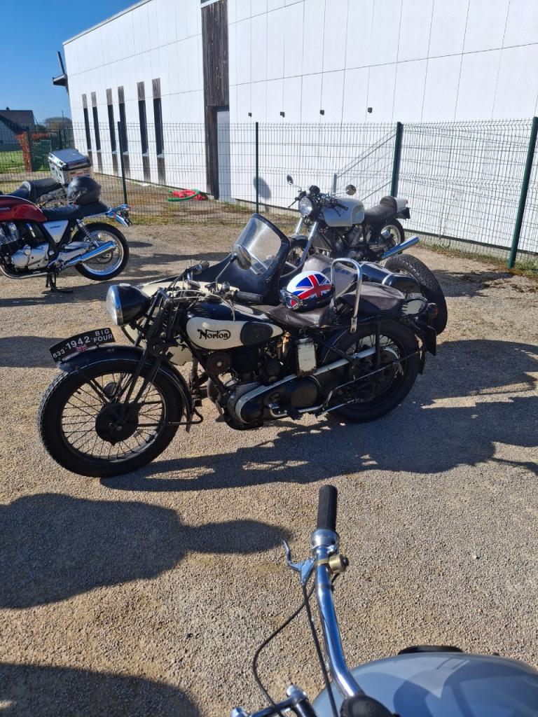 NORTON Big 4 Side-car - 1942 LesAnciennes.com
