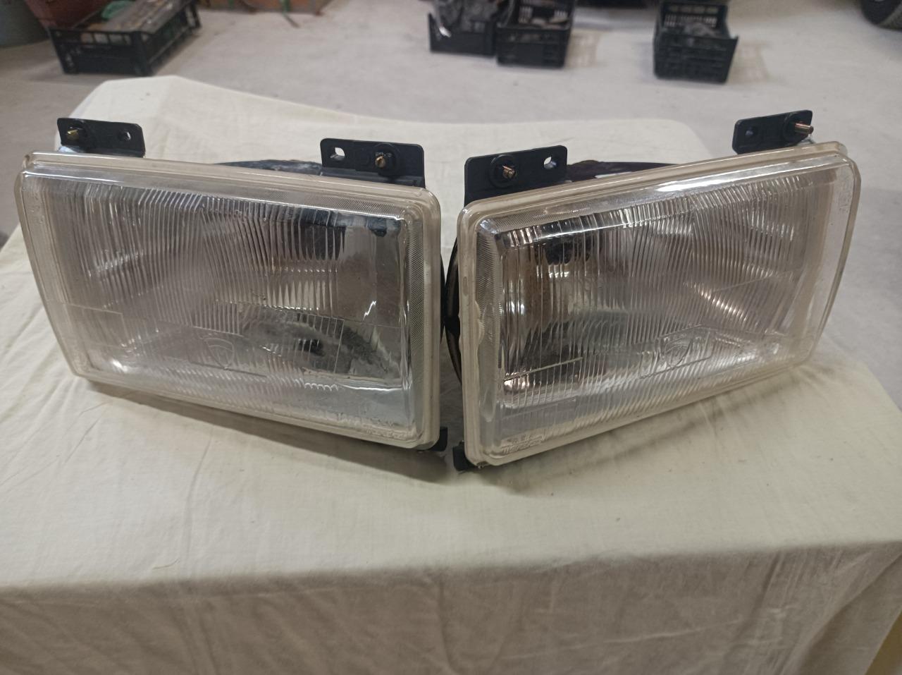 Phares PEUGEOT 104 LesAnciennes.com