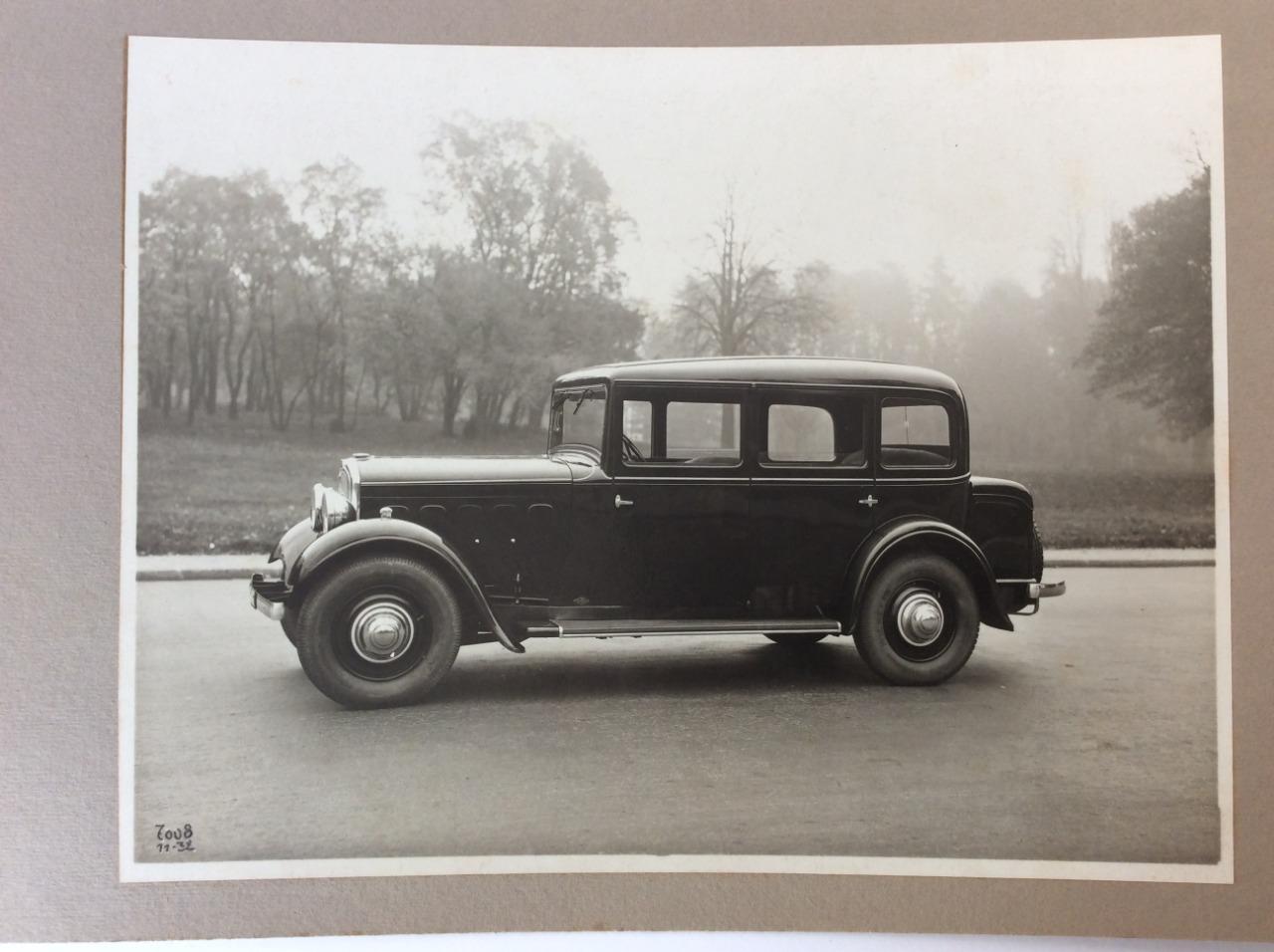 Photo PEUGEOT 301 C Berline 6 glaces LesAnciennes.com