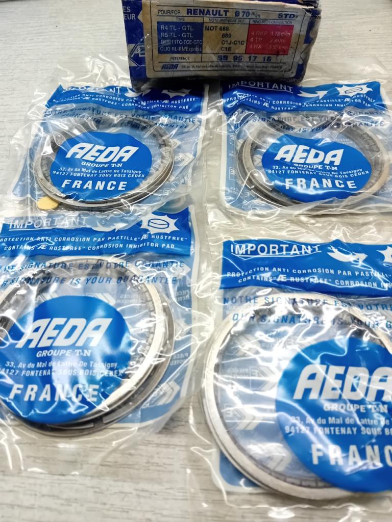 SB951718 JEUX SEGMENTS CÔTE STD 70MM RENAULT 4 R4 LesAnciennes.com