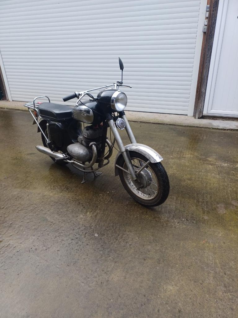 JAWA 350 - 1979 LesAnciennes.com