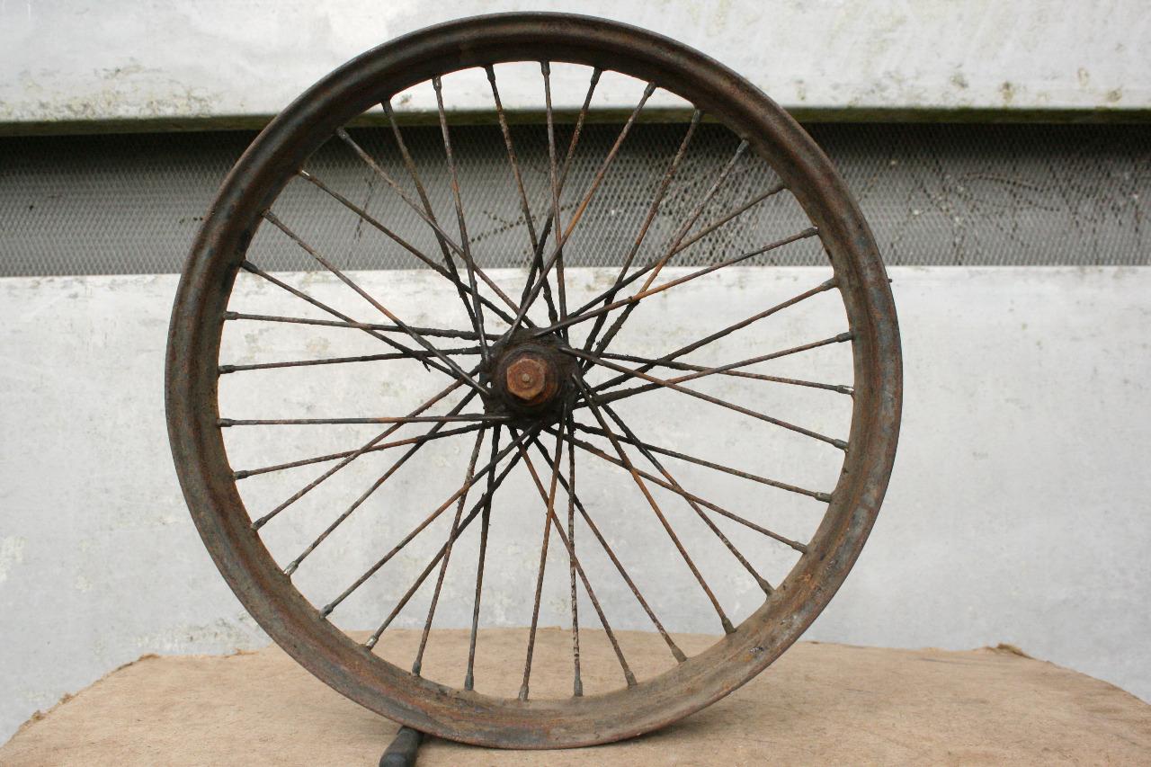 Roue GILLET HERSTAL Sarolea FN DKW NSU LesAnciennes.com