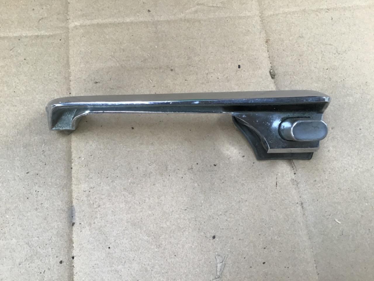 POIGNÉE EXTÉRIEURE SIMCA 1300/1301/1500/1501 LesAnciennes.com