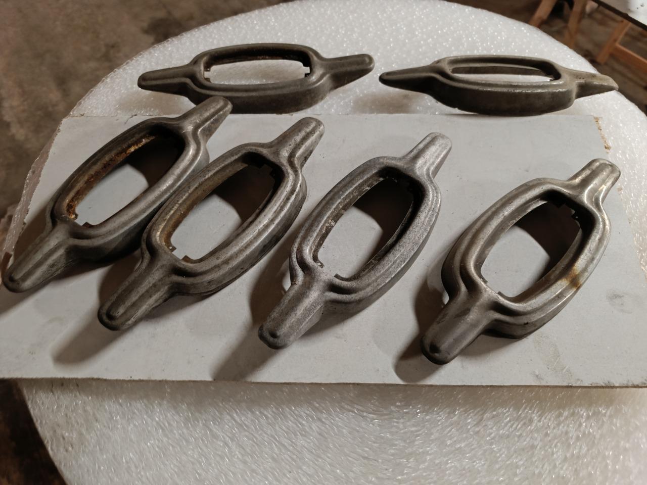 Enjoliveurs de veilleuse LesAnciennes.com