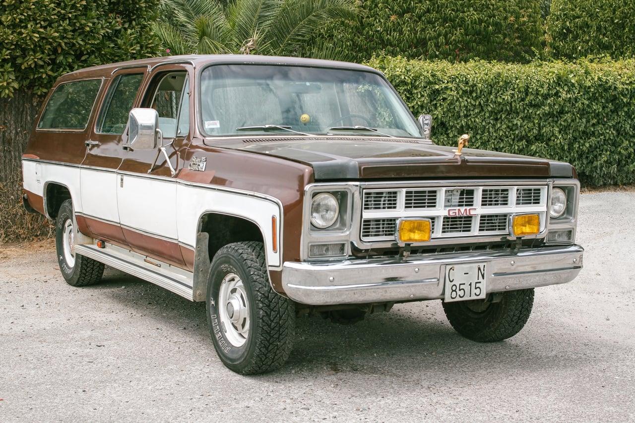 1979 GMC Suburban Sierra Classic LesAnciennes.com