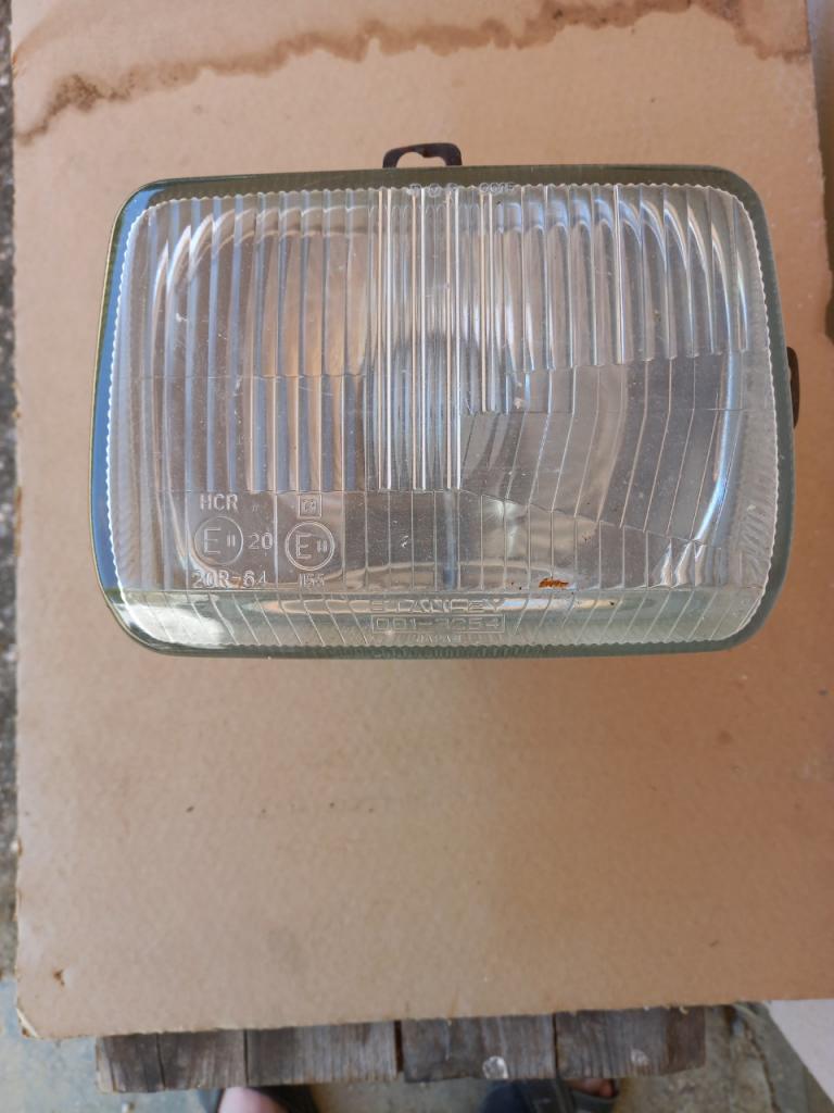 Phare G MITSUBISHI Colt 78/82 LesAnciennes.com