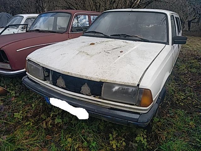 PEUGEOT 305 break - 1982 LesAnciennes.com