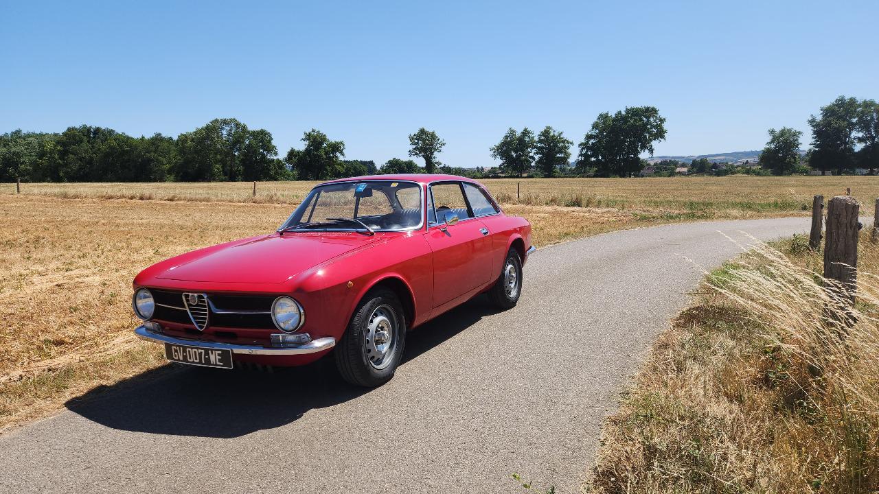 ALFA ROMEO GT 1300 Junior - 1972 LesAnciennes.com