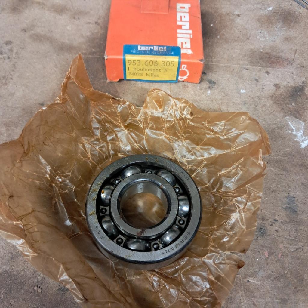 Roulement de bv ? BERLIET 6305 neuf LesAnciennes.com