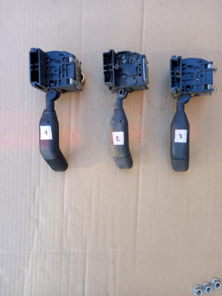 Commodos ess. glace RENAULT Clio LesAnciennes.com