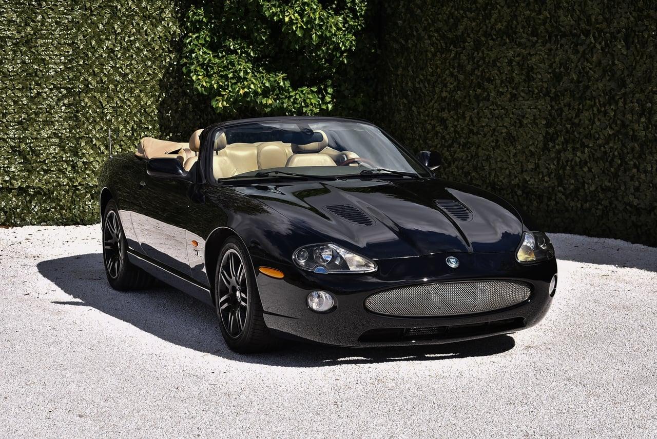 2005 Jaguar XKR Convertible 4,2L V8 LesAnciennes.com