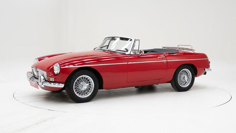 MG B - 1965 LesAnciennes.com