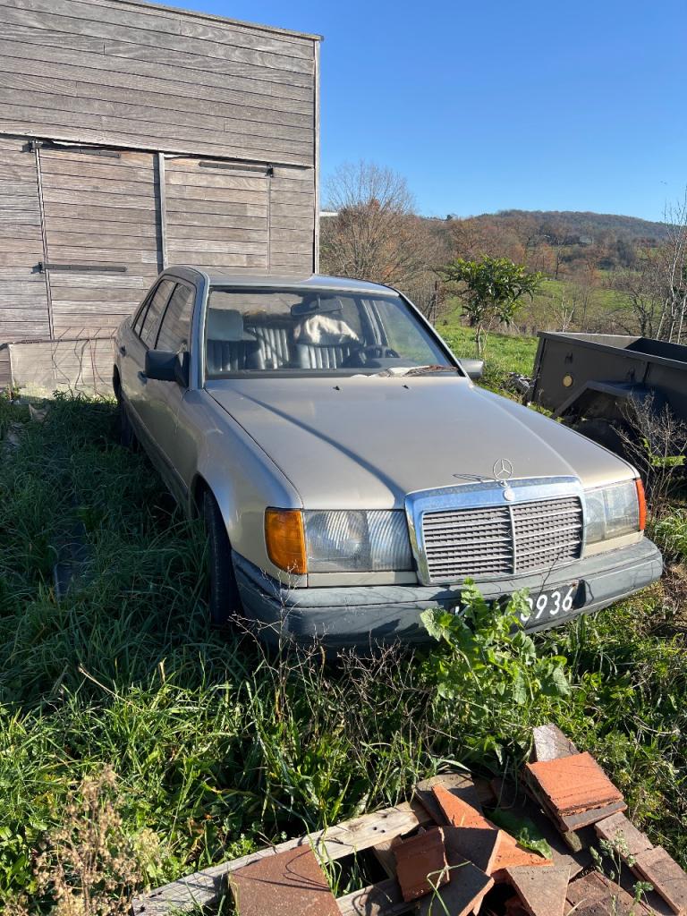 MERCEDES 200 D - 1986 LesAnciennes.com