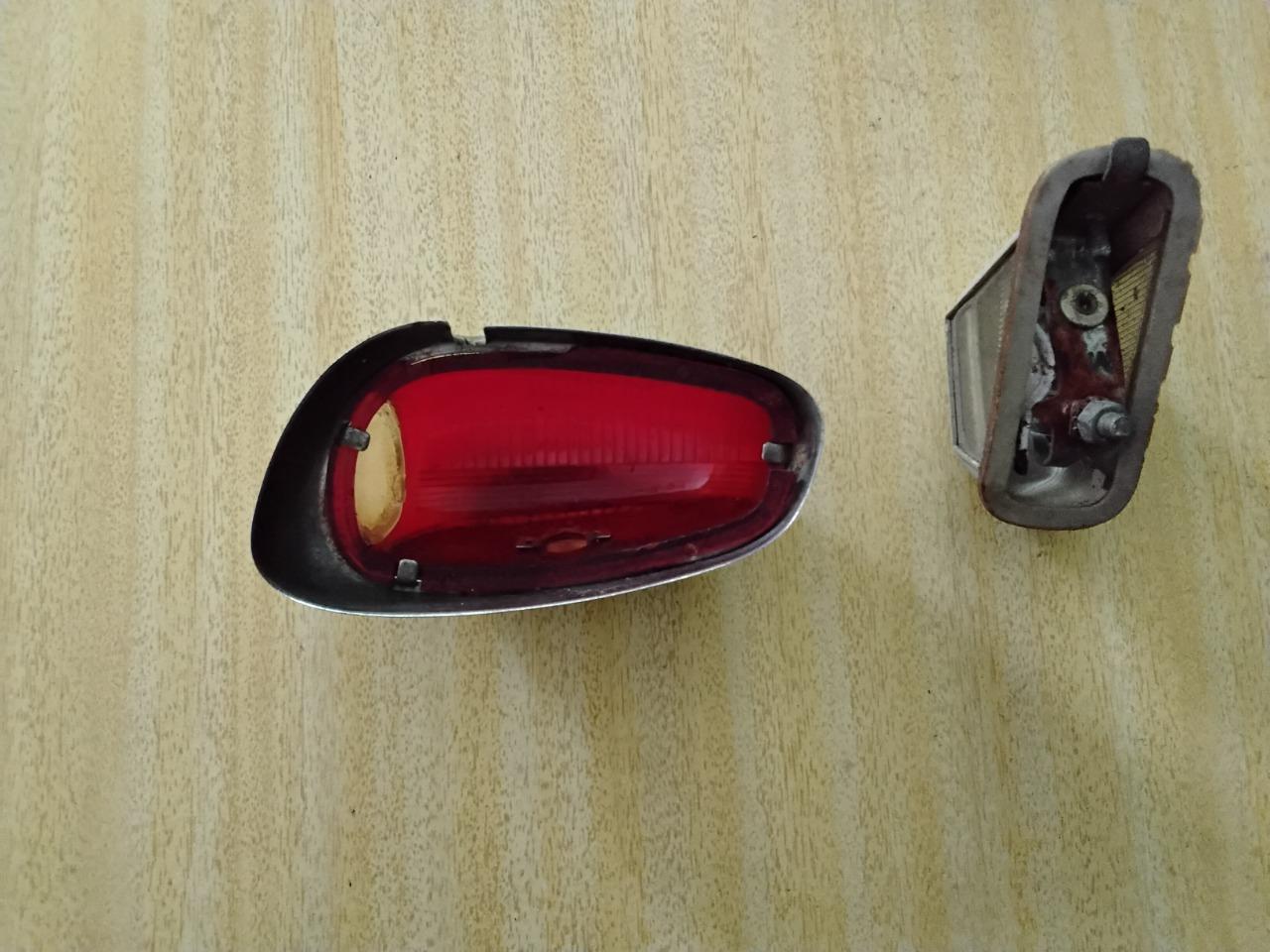 Feu CITROEN 2CV AZAM LesAnciennes.com