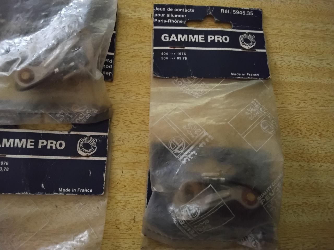 Vis platines PEUGEOT 204 LesAnciennes.com