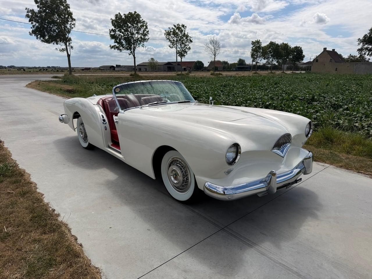 1954 Kaiser Darrin LesAnciennes.com