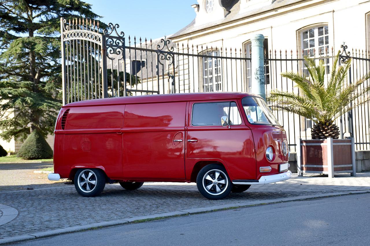 VOLKSWAGEN Combi T2A "Panel" - 1971 LesAnciennes.com