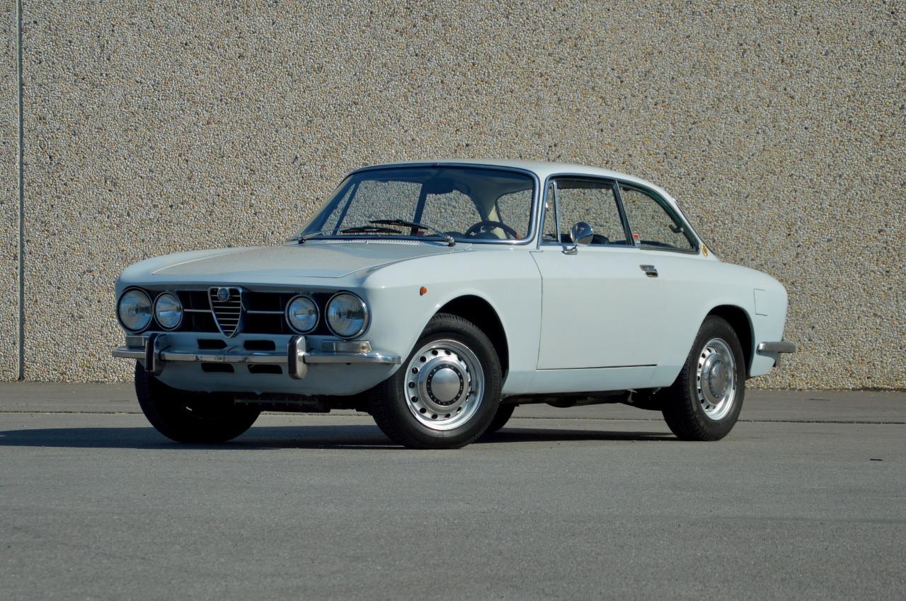 ALFA ROMEO 1750 GT Veloce série 2 - 1970 LesAnciennes.com