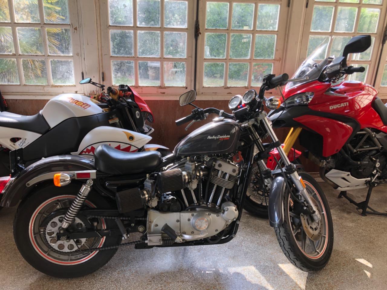 HARLEY DAVIDSON Sportster XR 1000 - 1984 LesAnciennes.com