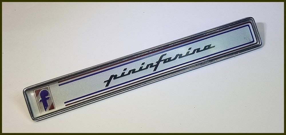 Emblème Pininfarina ALFA ROMEO spider 1985 à 1993 LesAnciennes.com