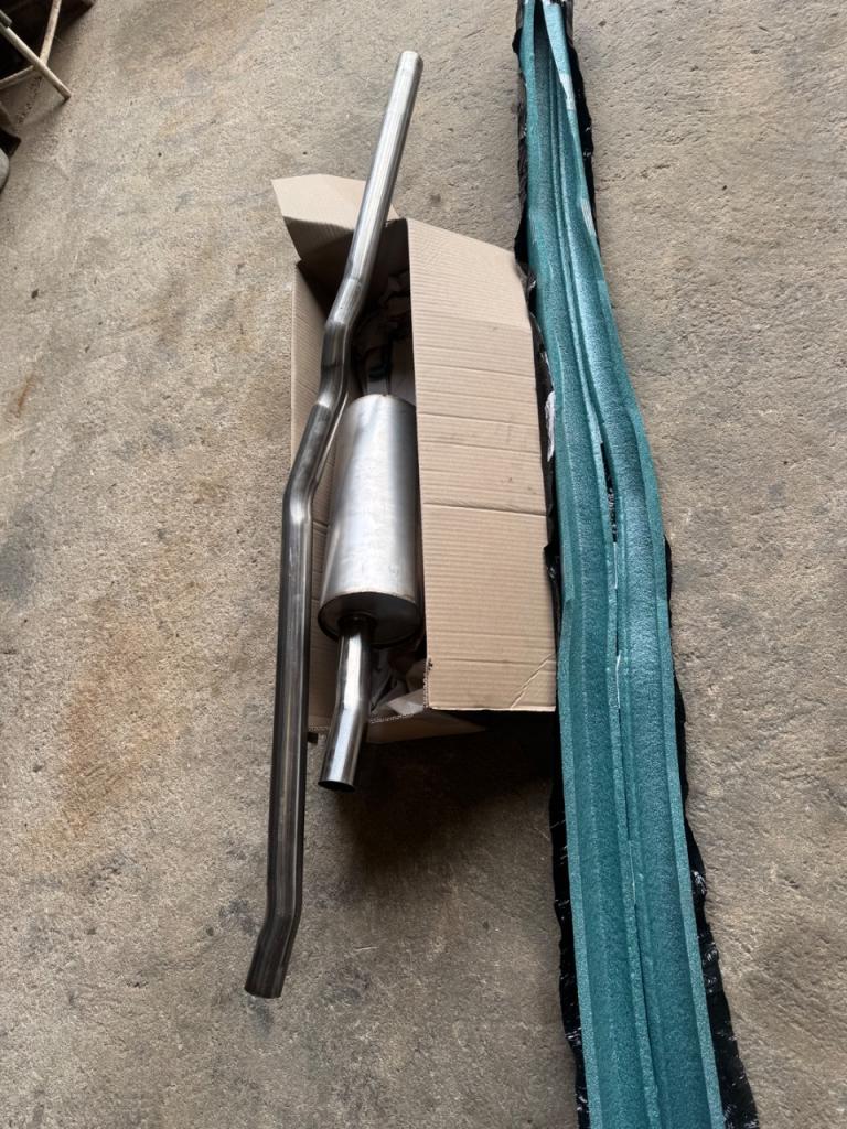 Echappement MG MGB LesAnciennes.com