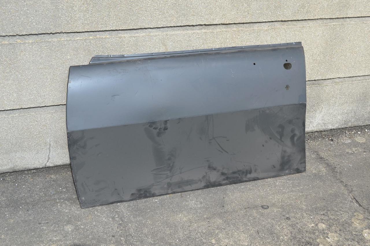 Panneau porte AV G PEUGEOT 504 Berline av 74, neuf LesAnciennes.com