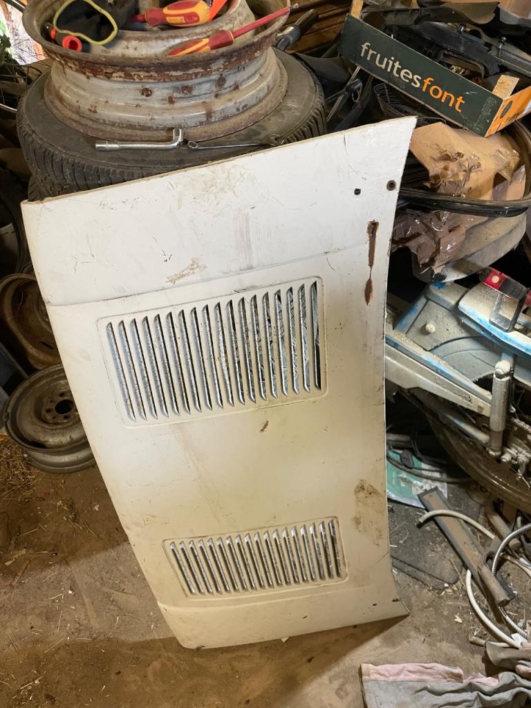 Capot SIMCA 1000 LesAnciennes.com