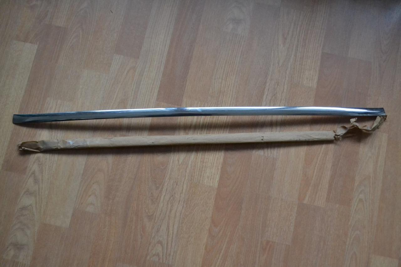 Baguette sup. joint lunette PEUGEOT 304 Coupé LesAnciennes.com