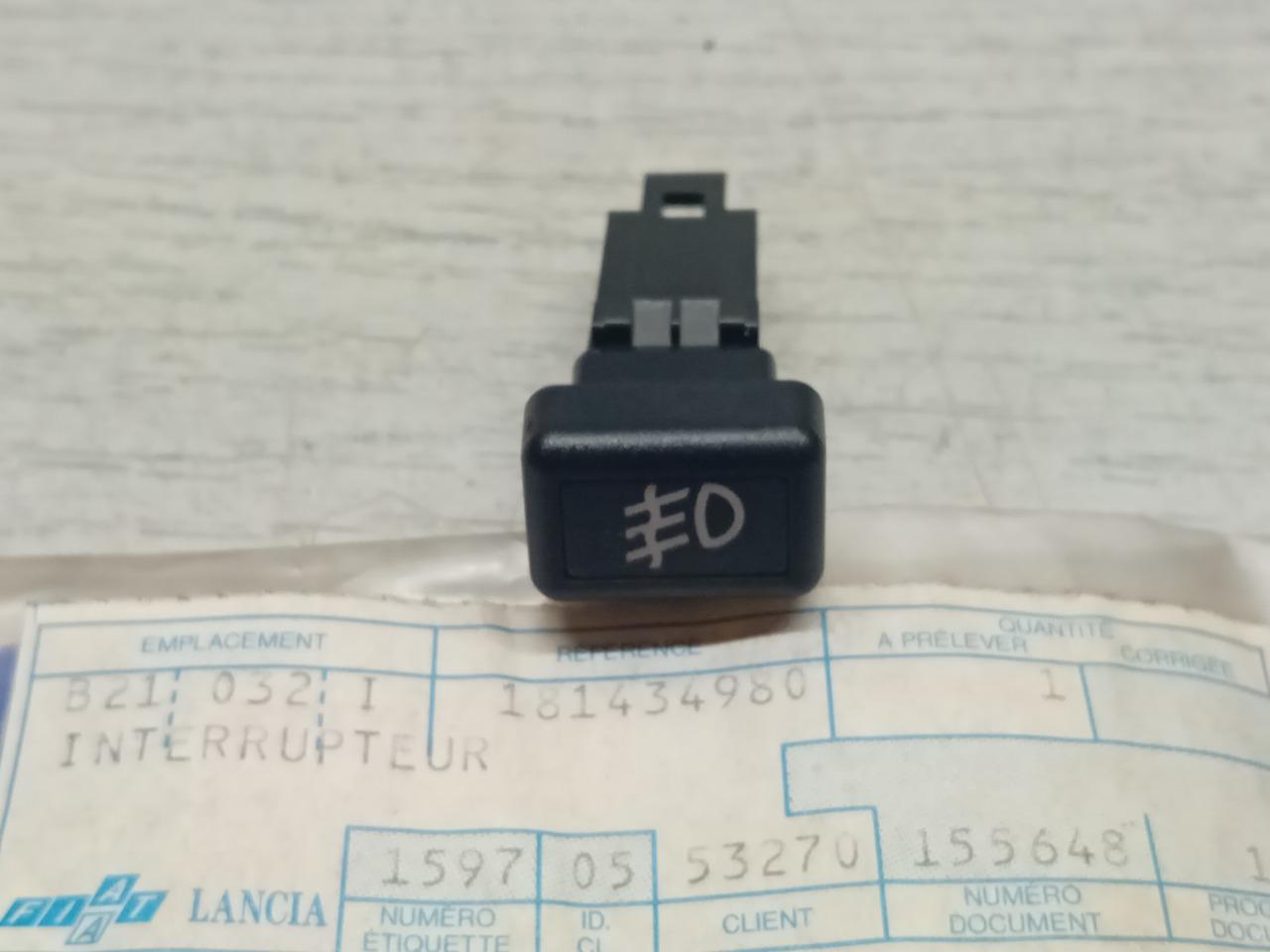 181434980 INTERRUPTEUR ANTIBROUILLARD FIAT TIPO LesAnciennes.com