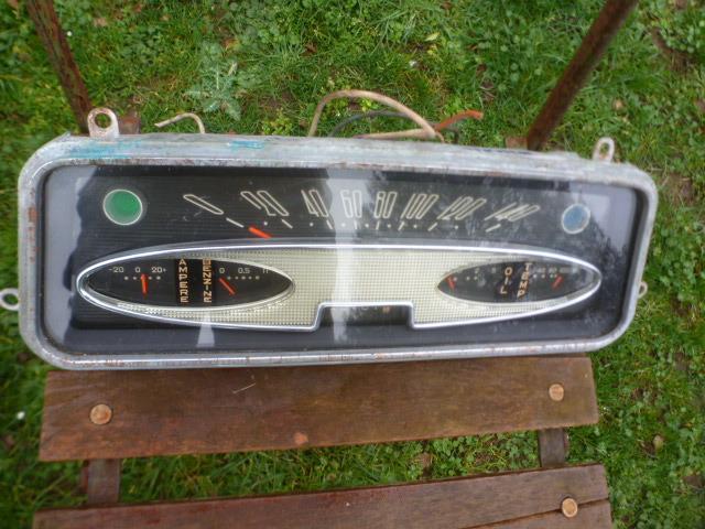 MOSKVITCH /SCALDIA 408:instruments,compteur LesAnciennes.com