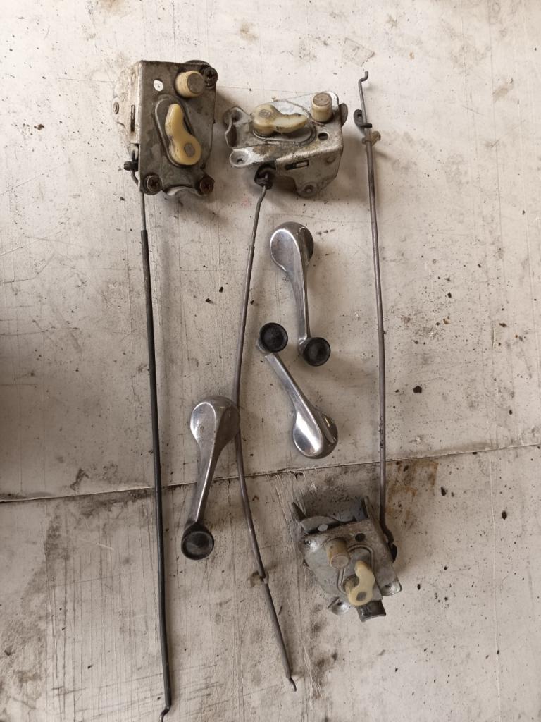 Gâche de portières LesAnciennes.com