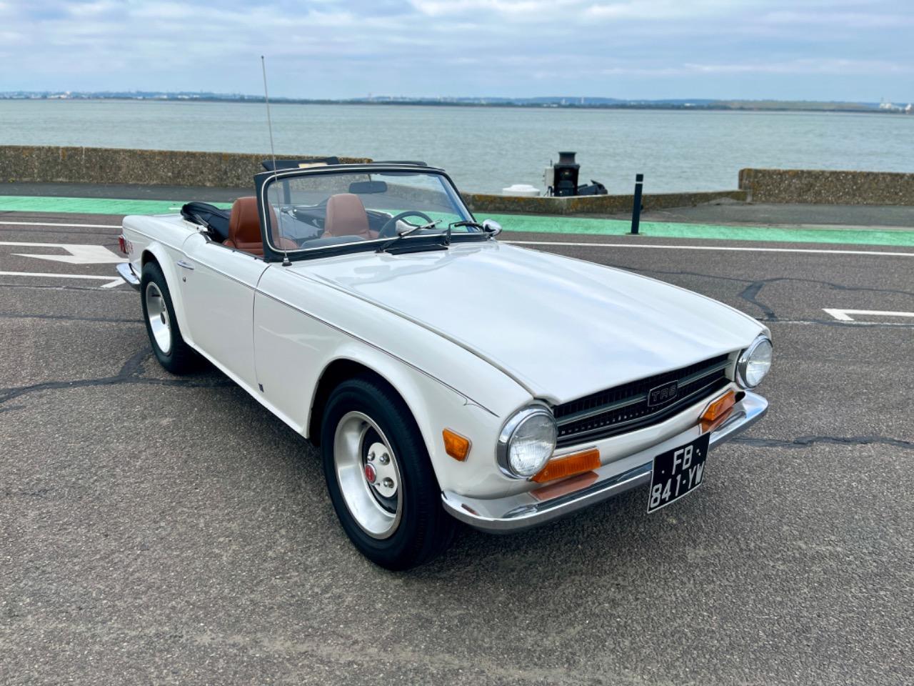 TRIUMPH TR6 - 1972 LesAnciennes.com