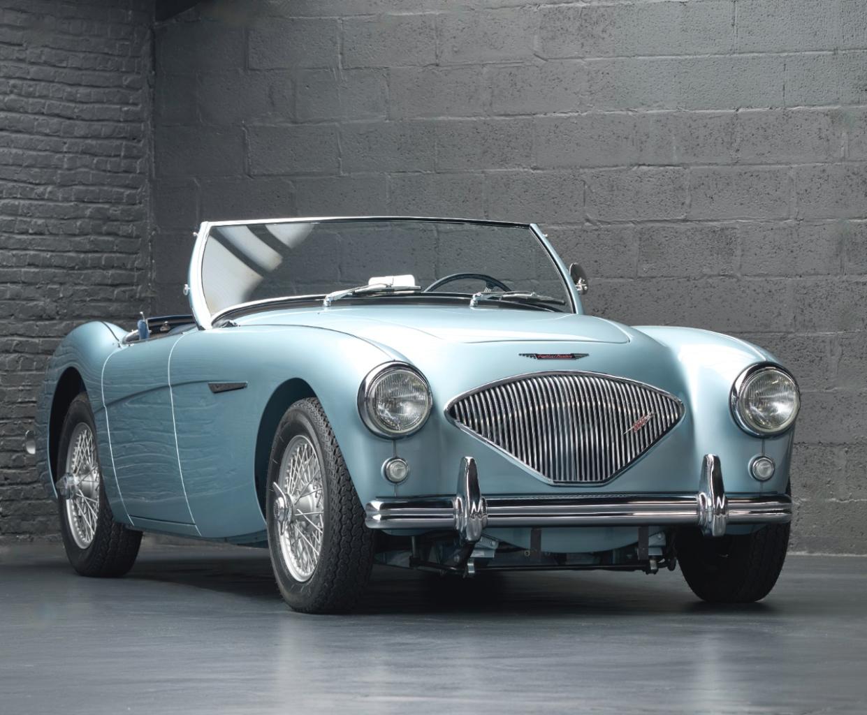 AUSTIN HEALEY 100 BN2 - 1956 LesAnciennes.com