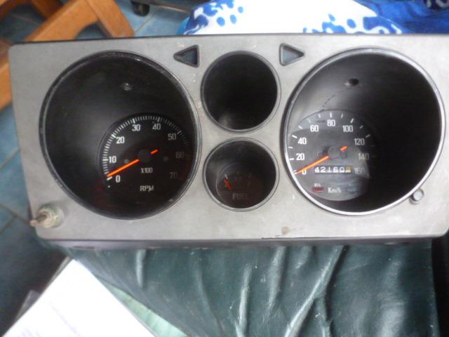 DATSUN 120 A:compteur ,compte-tours ,jauges LesAnciennes.com