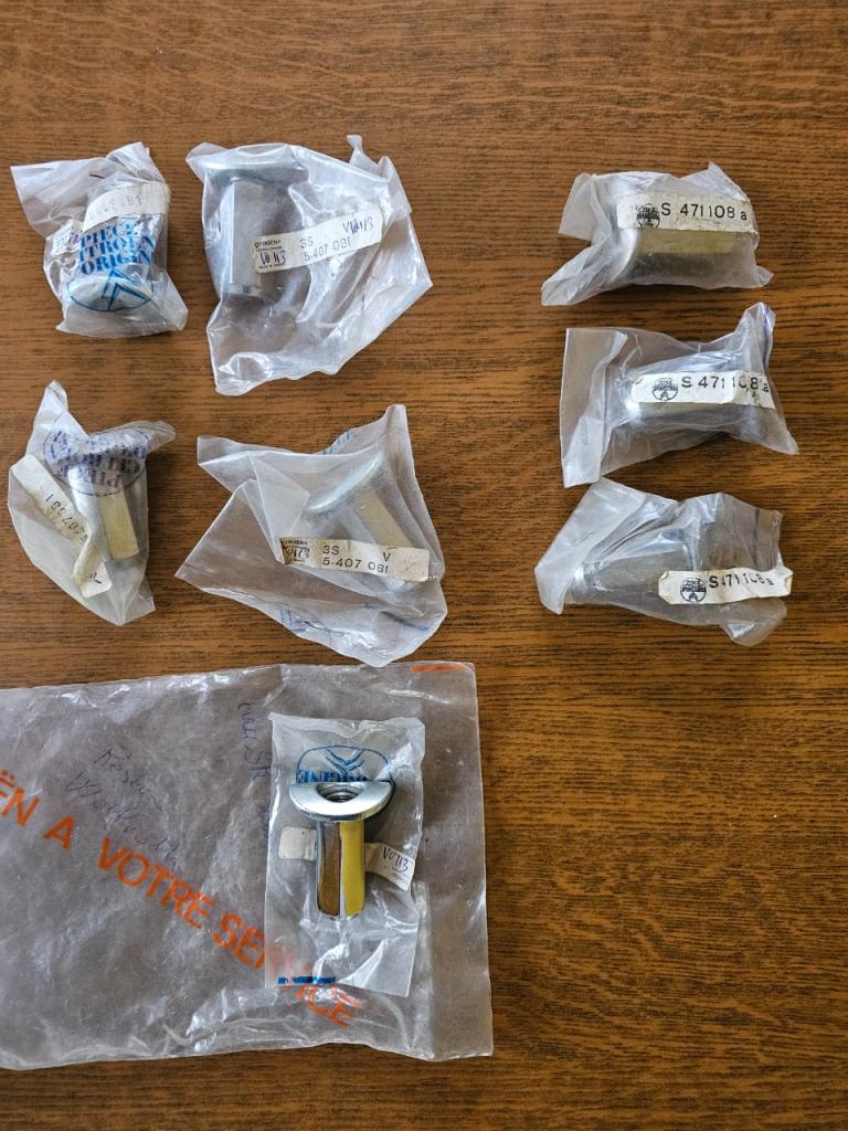 Ecrou de roue neuf CITROEN SM LesAnciennes.com