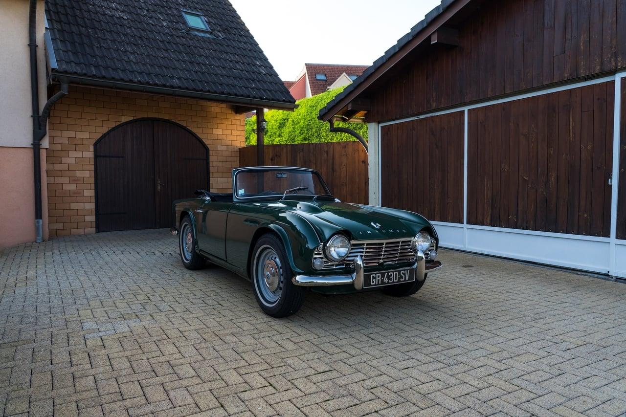 1964 Triumph TR4 LesAnciennes.com