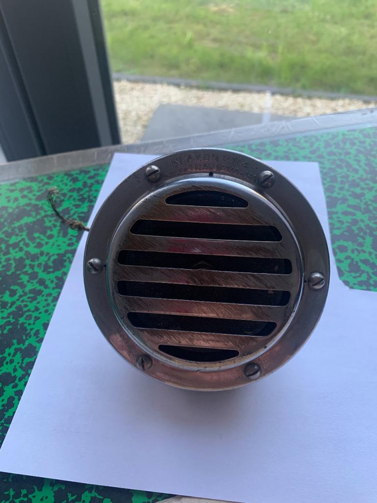 Klaxon 6 volts LesAnciennes.com