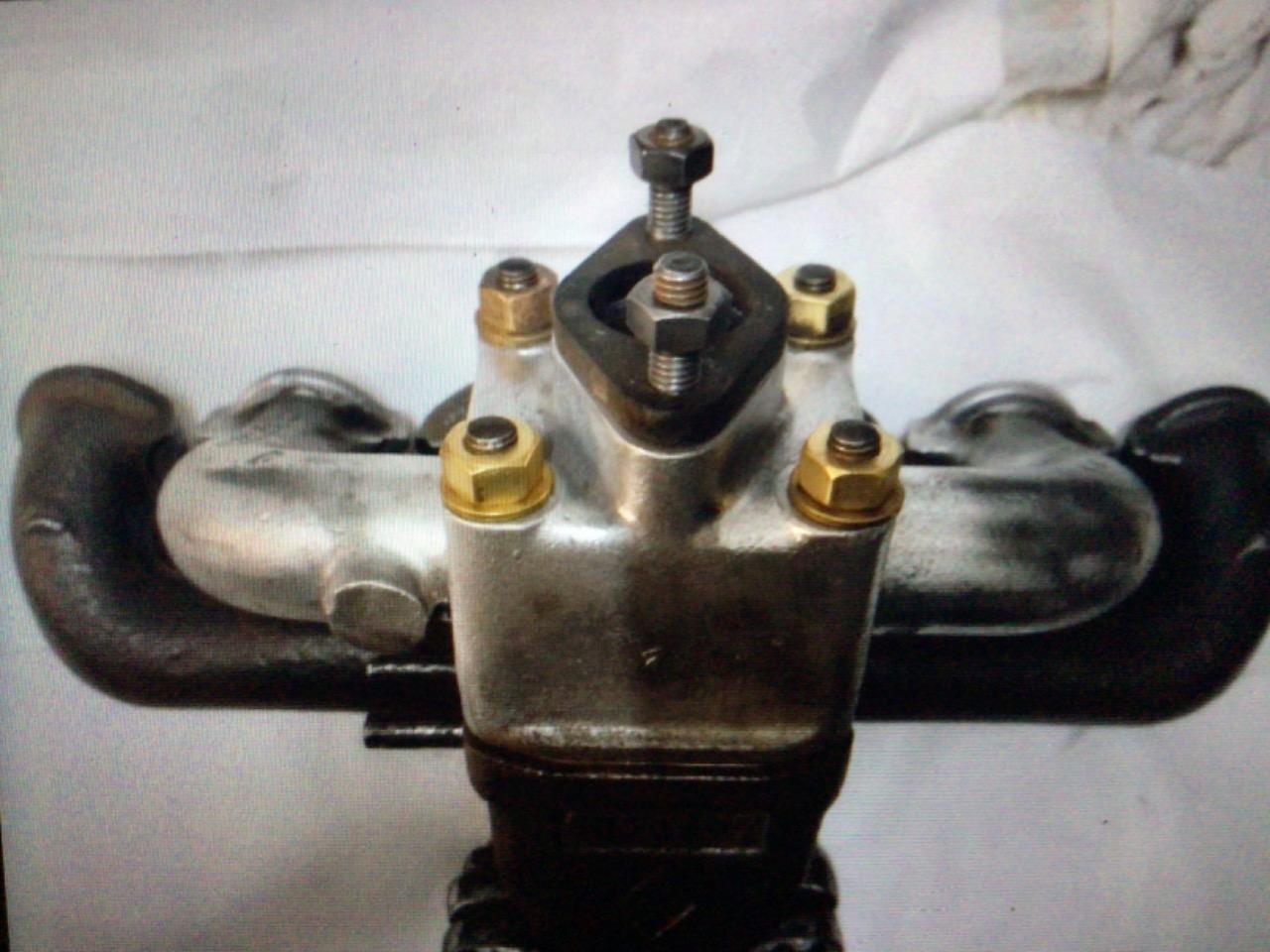 Collecteur RENAULT Juvaquatre LesAnciennes.com