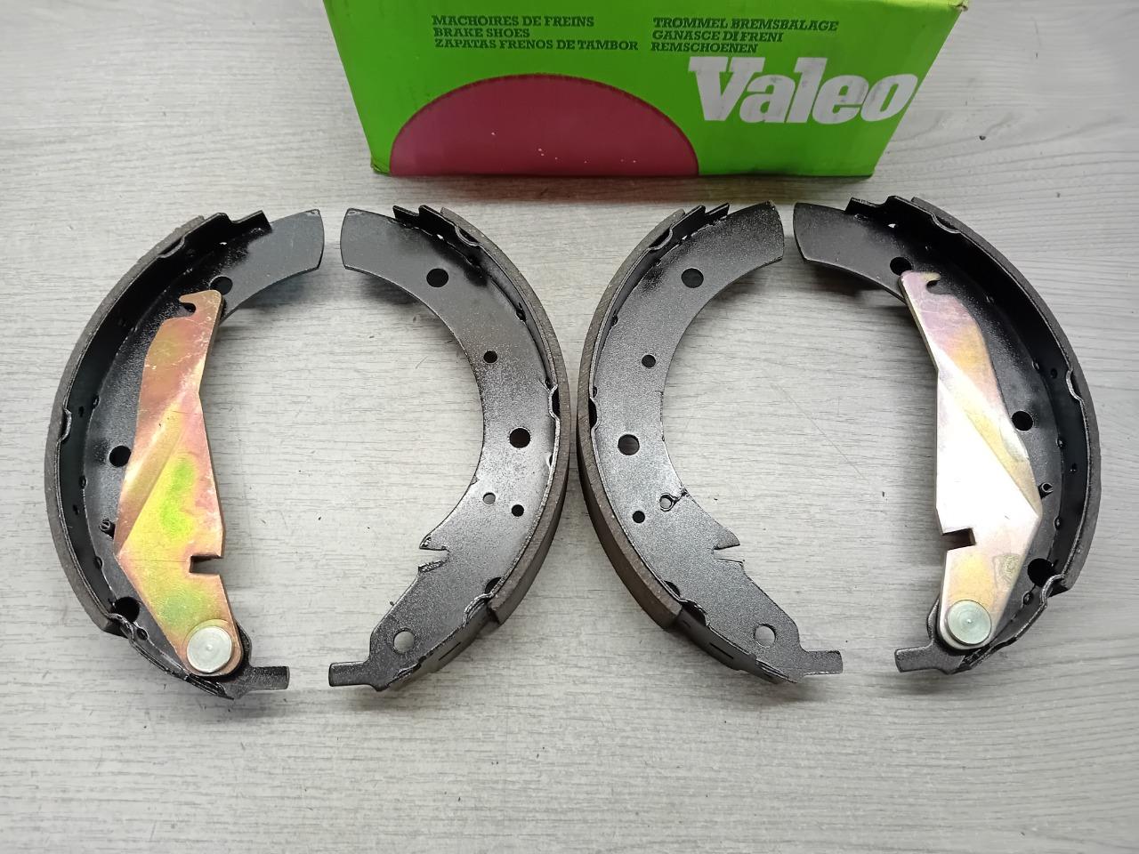 562522 MACHOIRES FREIN AR BMW 518 520 524 E28 E34 LesAnciennes.com