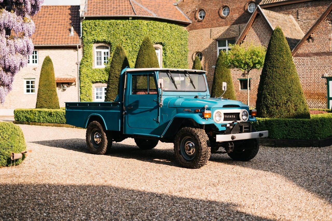 1976 Toyota Land Cruiser FJ45 Pickup LesAnciennes.com