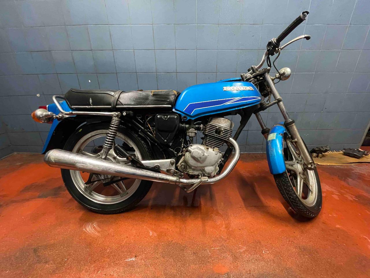 HONDA CB 125 Twin - 1980 LesAnciennes.com