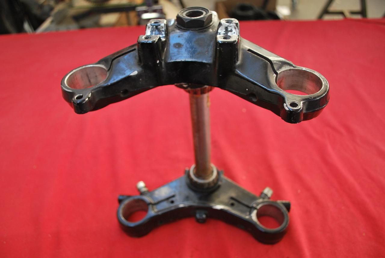 Direction GUZZI California LesAnciennes.com