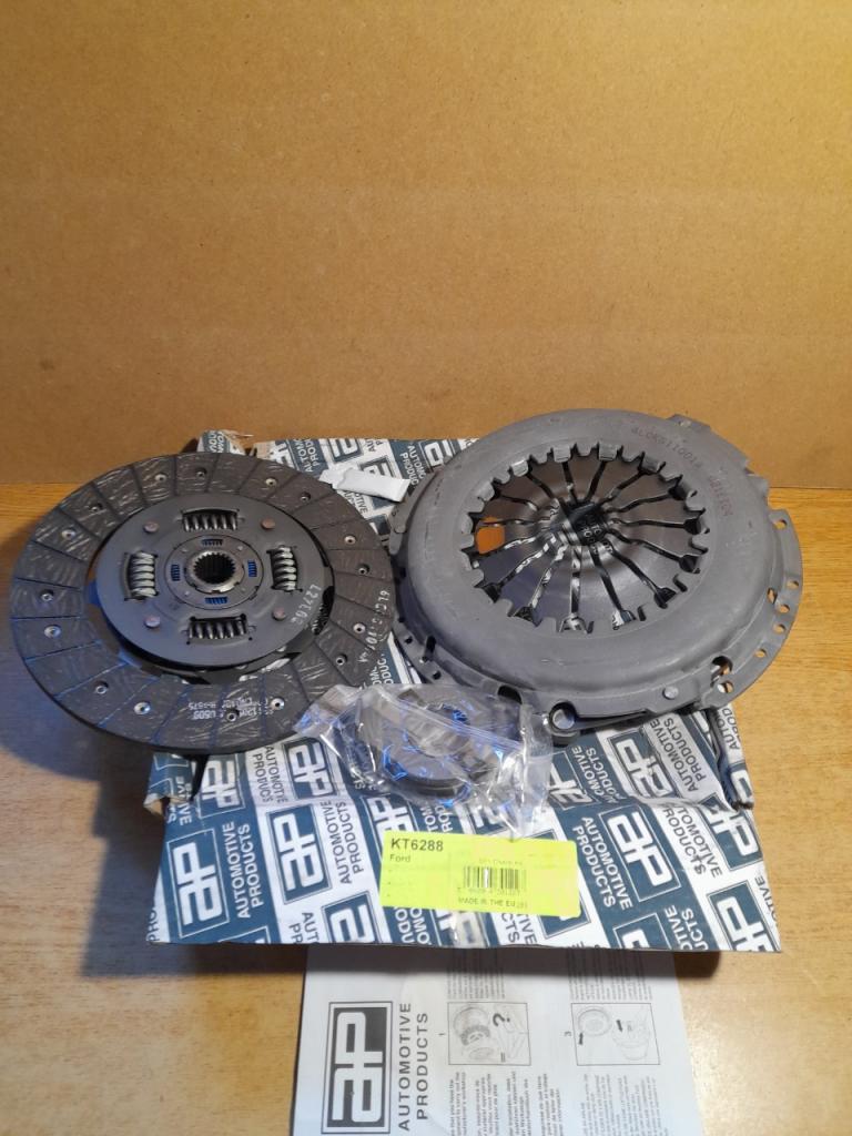 Kit embrayage Ford Escort XR3I 16V LesAnciennes.com