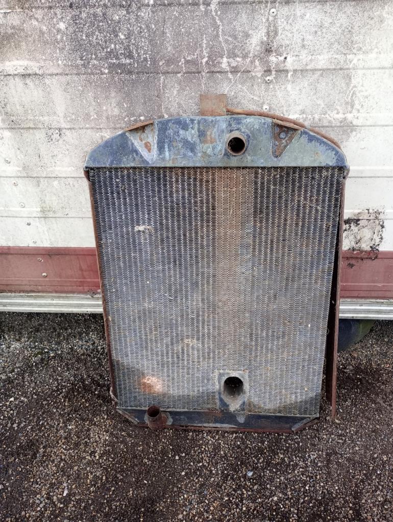 Radiateur UNIC camion FOURGON LesAnciennes.com
